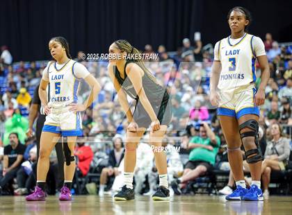 Thumbnail 2 in Boswell vs. Fort Bend Hightower (UIL 6A Basketball Division II Final) photogallery.