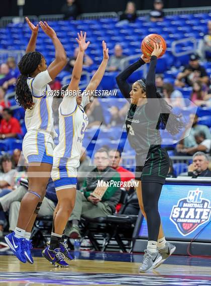 Thumbnail 1 in Boswell vs. Fort Bend Hightower (UIL 6A Basketball Division II Final) photogallery.