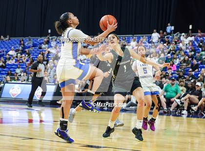 Thumbnail 3 in Boswell vs. Fort Bend Hightower (UIL 6A Basketball Division II Final) photogallery.