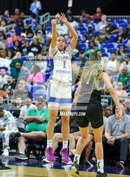 Thumbnail 2 in Boswell vs. Fort Bend Hightower (UIL 6A Basketball Division II Final) photogallery.