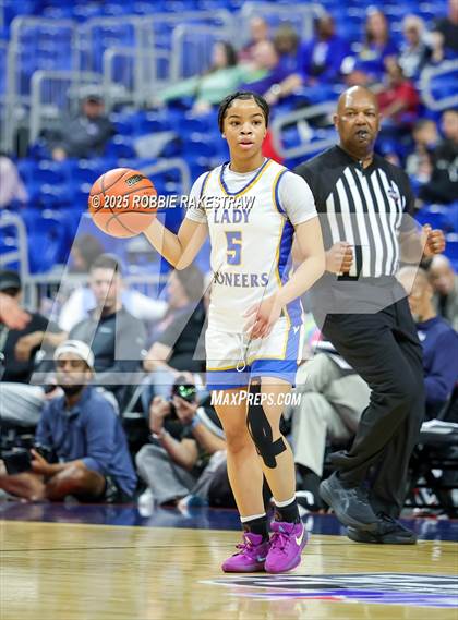 Thumbnail 1 in Boswell vs. Fort Bend Hightower (UIL 6A Basketball Division II Final) photogallery.