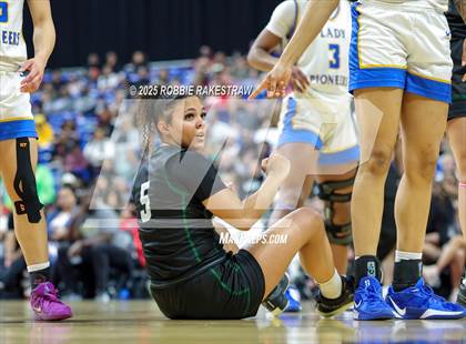 Thumbnail 2 in Boswell vs. Fort Bend Hightower (UIL 6A Basketball Division II Final) photogallery.
