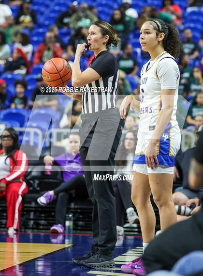 Thumbnail 1 in Boswell vs. Fort Bend Hightower (UIL 6A Basketball Division II Final) photogallery.