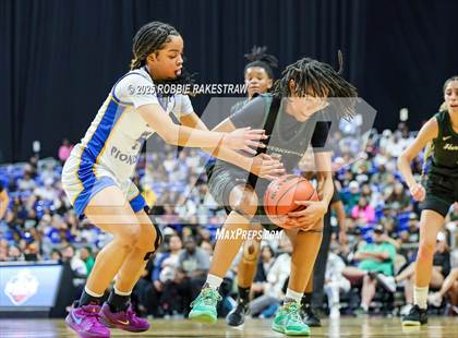 Thumbnail 3 in Boswell vs. Fort Bend Hightower (UIL 6A Basketball Division II Final) photogallery.