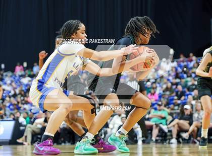 Thumbnail 1 in Boswell vs. Fort Bend Hightower (UIL 6A Basketball Division II Final) photogallery.
