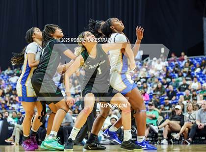 Thumbnail 3 in Boswell vs. Fort Bend Hightower (UIL 6A Basketball Division II Final) photogallery.