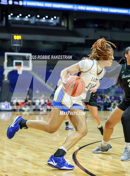Thumbnail 3 in Boswell vs. Fort Bend Hightower (UIL 6A Basketball Division II Final) photogallery.