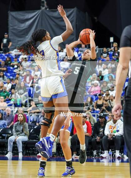 Thumbnail 2 in Boswell vs. Fort Bend Hightower (UIL 6A Basketball Division II Final) photogallery.