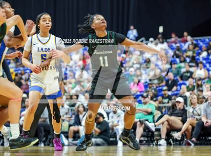 Thumbnail 2 in Boswell vs. Fort Bend Hightower (UIL 6A Basketball Division II Final) photogallery.