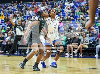 Thumbnail 2 in Boswell vs. Fort Bend Hightower (UIL 6A Basketball Division II Final) photogallery.