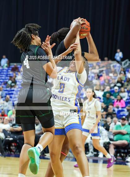 Thumbnail 3 in Boswell vs. Fort Bend Hightower (UIL 6A Basketball Division II Final) photogallery.