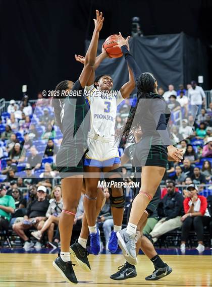 Thumbnail 3 in Boswell vs. Fort Bend Hightower (UIL 6A Basketball Division II Final) photogallery.