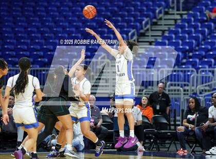 Thumbnail 3 in Boswell vs. Fort Bend Hightower (UIL 6A Basketball Division II Final) photogallery.