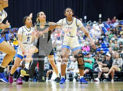 Thumbnail 1 in Boswell vs. Fort Bend Hightower (UIL 6A Basketball Division II Final) photogallery.