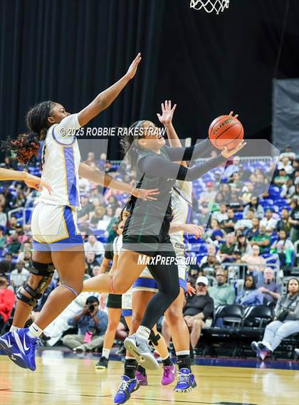 Thumbnail 1 in Boswell vs. Fort Bend Hightower (UIL 6A Basketball Division II Final) photogallery.