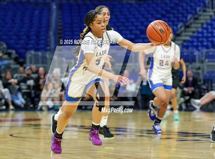 Thumbnail 3 in Boswell vs. Fort Bend Hightower (UIL 6A Basketball Division II Final) photogallery.