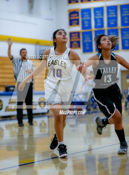 Thumbnail 2 in San Pasqual vs Valley Center photogallery.