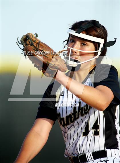 Thumbnail 3 in Keller vs Fossil Ridge photogallery.