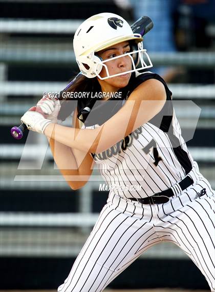 Thumbnail 3 in Keller vs Fossil Ridge photogallery.