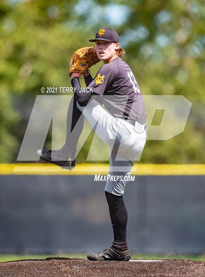 Thumbnail 2 in Capistrano Valley @ JSerra Catholic photogallery.