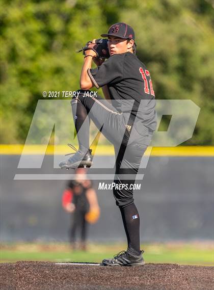 Thumbnail 3 in Capistrano Valley @ JSerra Catholic photogallery.