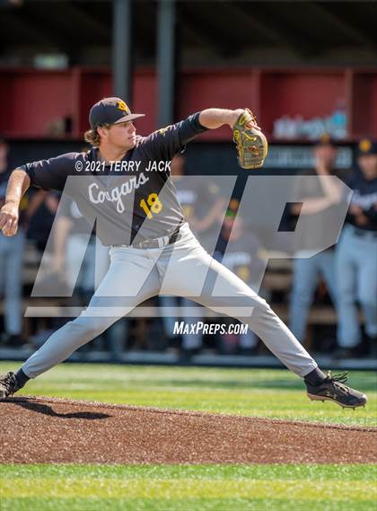 Thumbnail 1 in Capistrano Valley @ JSerra Catholic photogallery.