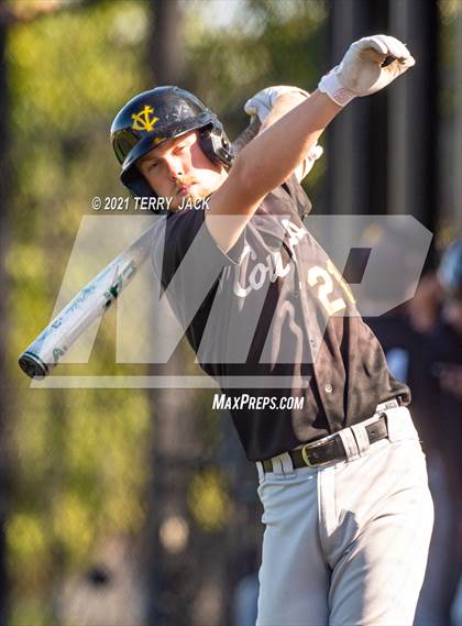 Thumbnail 2 in Capistrano Valley @ JSerra Catholic photogallery.