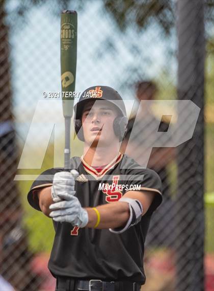 Thumbnail 3 in Capistrano Valley @ JSerra Catholic photogallery.