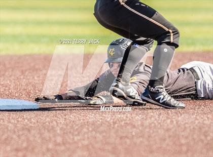 Thumbnail 2 in Capistrano Valley @ JSerra Catholic photogallery.