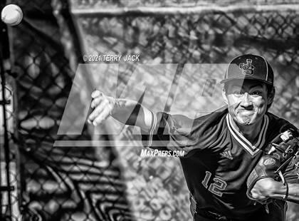 Thumbnail 1 in Capistrano Valley @ JSerra Catholic photogallery.