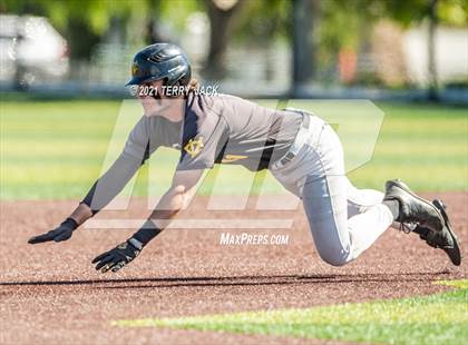 Thumbnail 2 in Capistrano Valley @ JSerra Catholic photogallery.