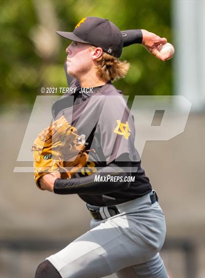 Thumbnail 2 in Capistrano Valley @ JSerra Catholic photogallery.