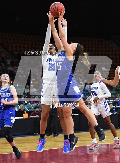 Thumbnail 1 in Fruita Monument vs. Grandview (CHSAA 5A Great 8) photogallery.