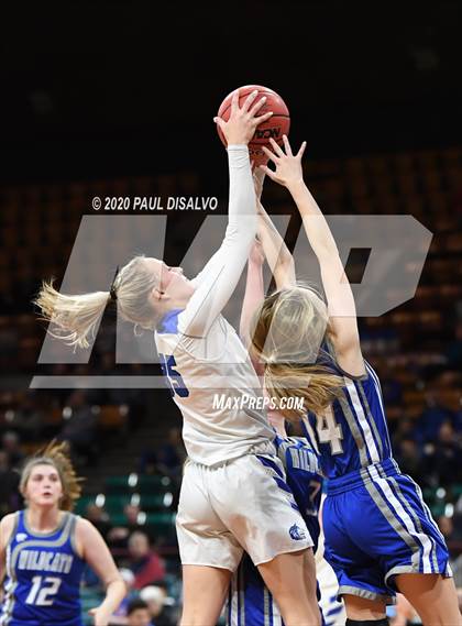 Thumbnail 2 in Fruita Monument vs. Grandview (CHSAA 5A Great 8) photogallery.