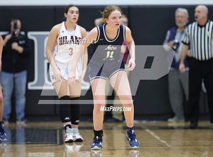 Thumbnail 1 in Notre Dame vs Hiland (OHSAA D4 Regional Final) photogallery.