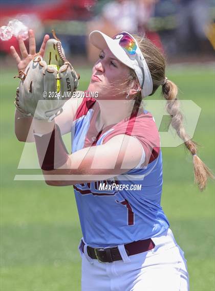 Thumbnail 3 in Tolono Unity vs. St. Joseph-Ogden (IHSA 2A Regional Final) photogallery.