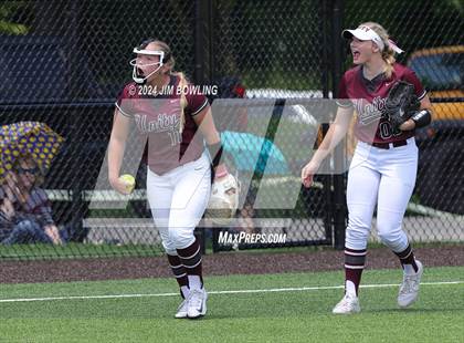 Thumbnail 1 in Tolono Unity vs. St. Joseph-Ogden (IHSA 2A Regional Final) photogallery.