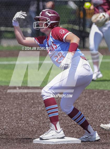 Thumbnail 3 in Tolono Unity vs. St. Joseph-Ogden (IHSA 2A Regional Final) photogallery.