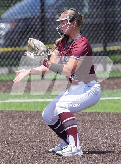 Thumbnail 3 in Tolono Unity vs. St. Joseph-Ogden (IHSA 2A Regional Final) photogallery.