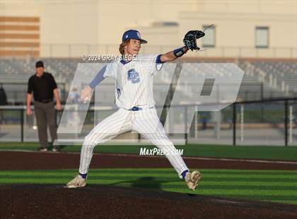 Thumbnail 1 in Edmond Santa Fe @ Deer Creek photogallery.