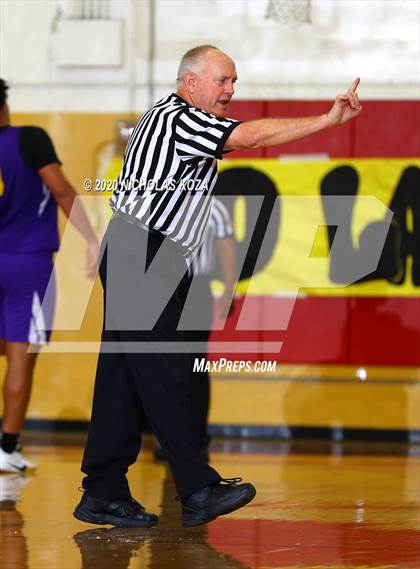 Thumbnail 3 in Lynwood vs. Dominguez photogallery.
