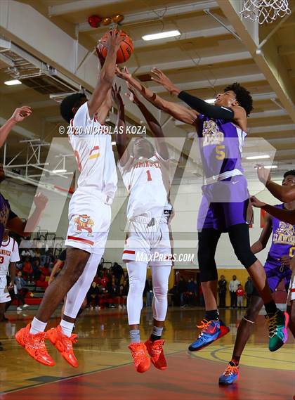 Thumbnail 3 in Lynwood vs. Dominguez photogallery.