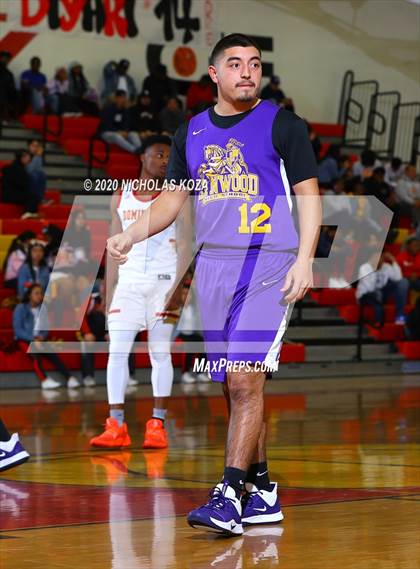 Thumbnail 2 in Lynwood vs. Dominguez photogallery.