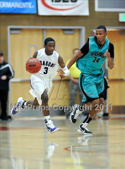 Thumbnail 3 in Sacramento vs. Sheldon (Common Good Classic) photogallery.