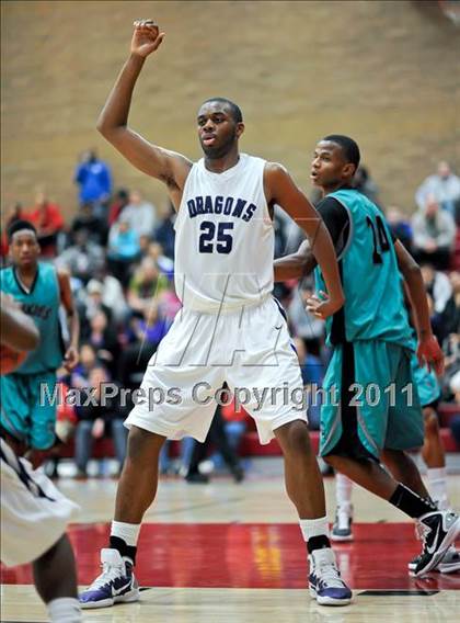 Thumbnail 2 in Sacramento vs. Sheldon (Common Good Classic) photogallery.