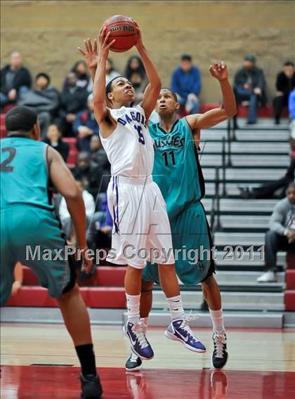 Thumbnail 1 in Sacramento vs. Sheldon (Common Good Classic) photogallery.