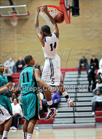 Thumbnail 1 in Sacramento vs. Sheldon (Common Good Classic) photogallery.