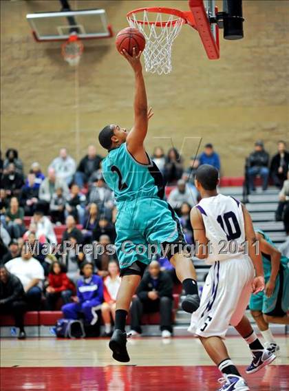 Thumbnail 3 in Sacramento vs. Sheldon (Common Good Classic) photogallery.
