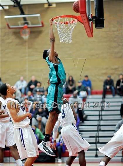 Thumbnail 3 in Sacramento vs. Sheldon (Common Good Classic) photogallery.
