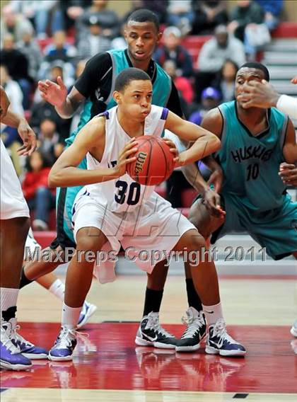 Thumbnail 2 in Sacramento vs. Sheldon (Common Good Classic) photogallery.